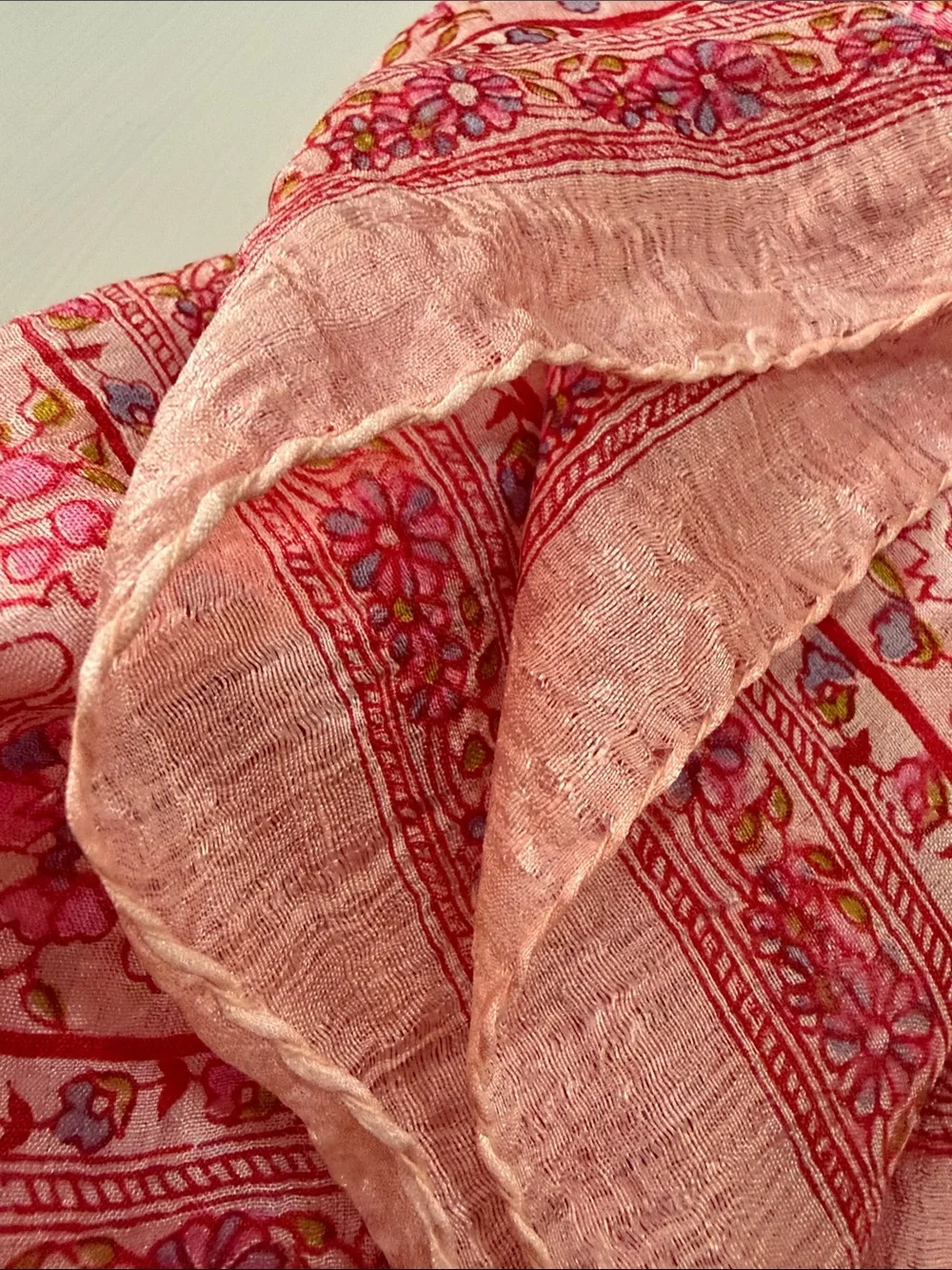 Vintage Delicate Pink Floral Silk Scarf 🧣 Hand Rolled edges 30”x34”